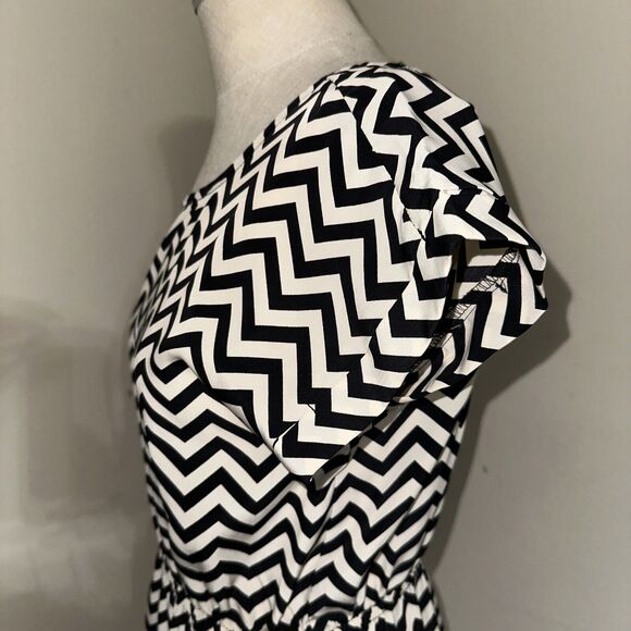 Pink Republic Chevron Print Design Black Ivory Mini Dress Pockets Sz Small EUC - Picture 6 of 13